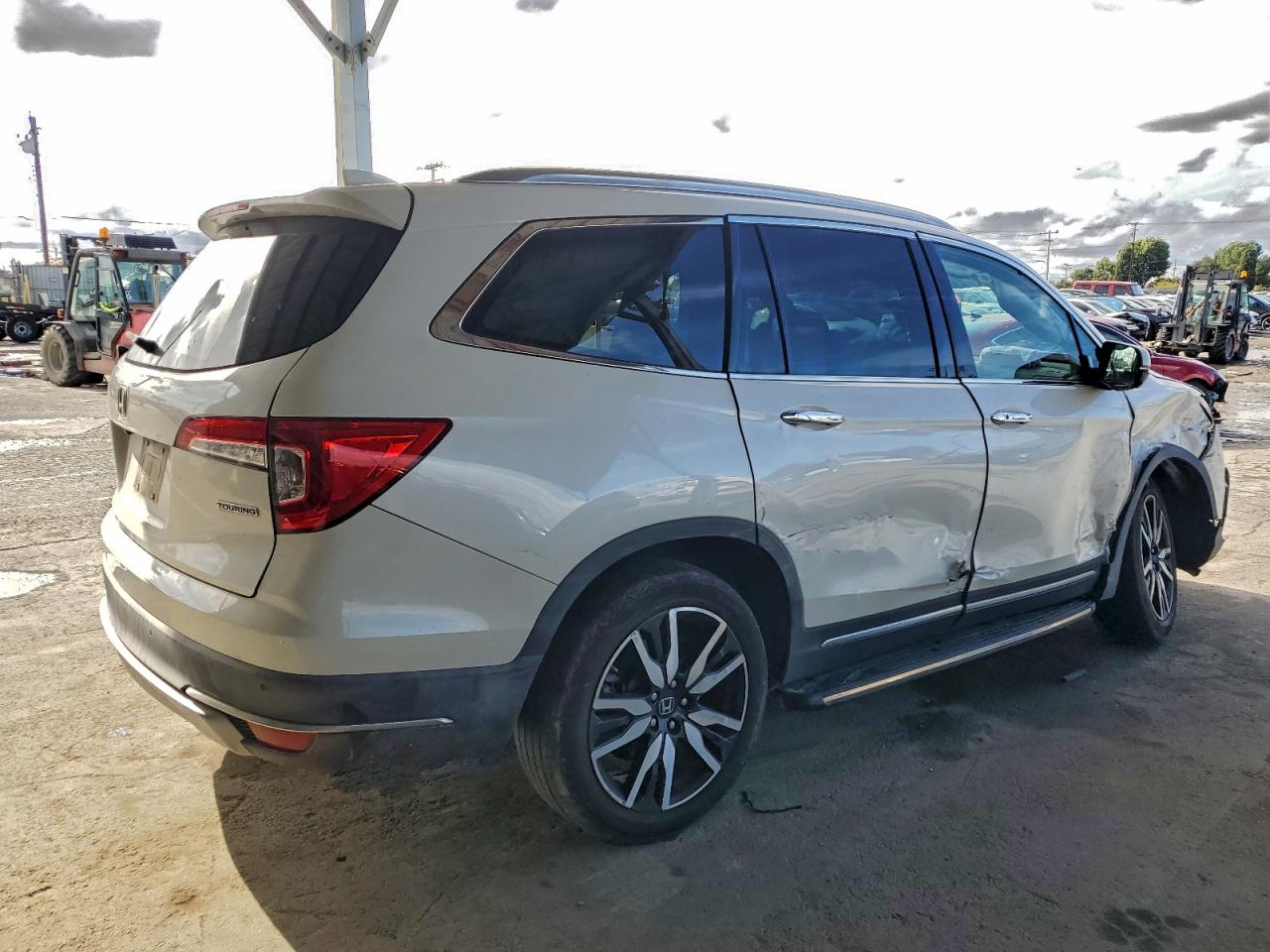 Honda Pilot Touring Image 10