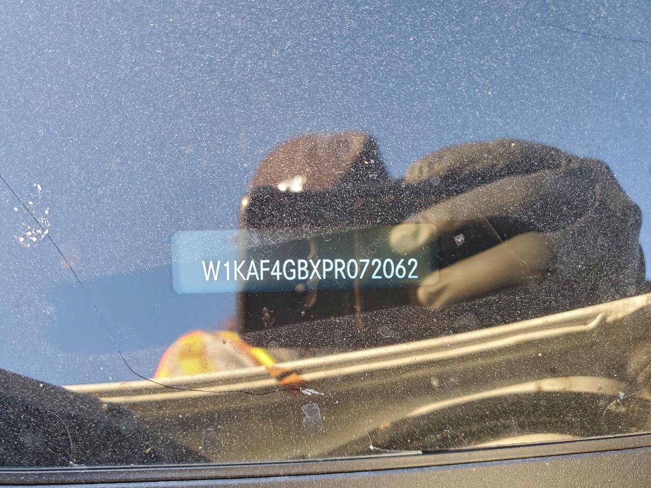 Mercedes-Benz C-Class 300 Image 12