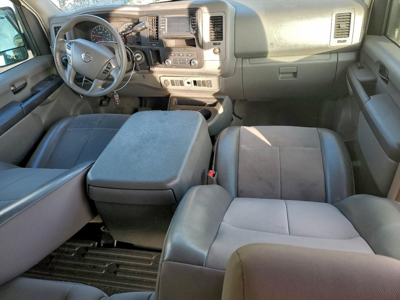 Nissan Nv 3500 S Image 2