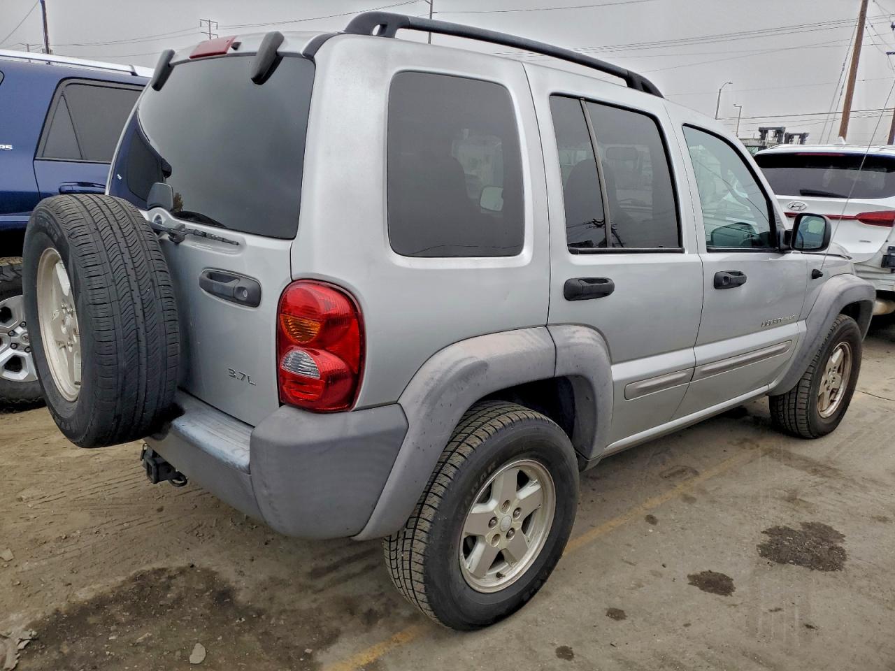 Jeep Liberty Sport Image 2