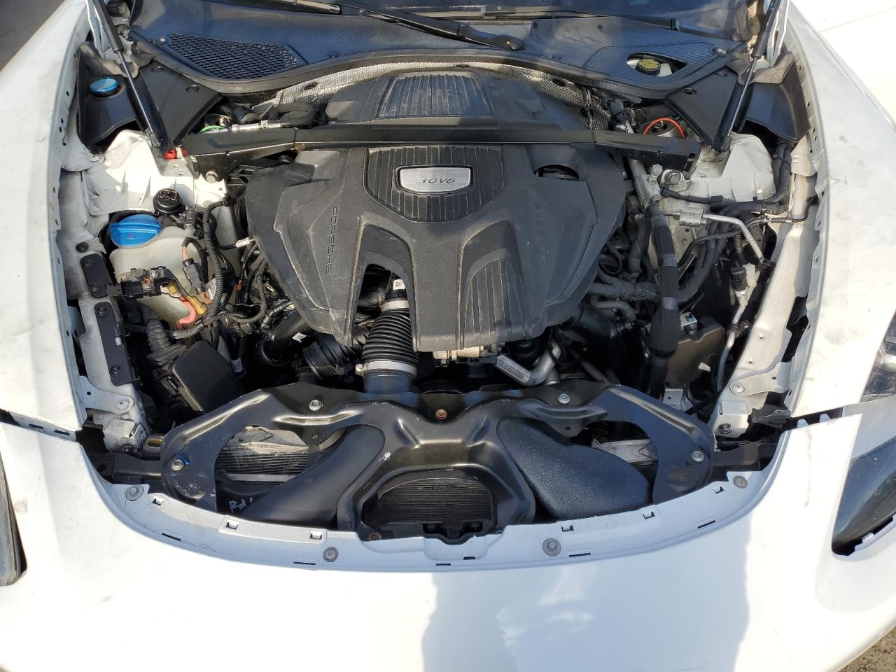 Porsche Panamera 2 Image 5