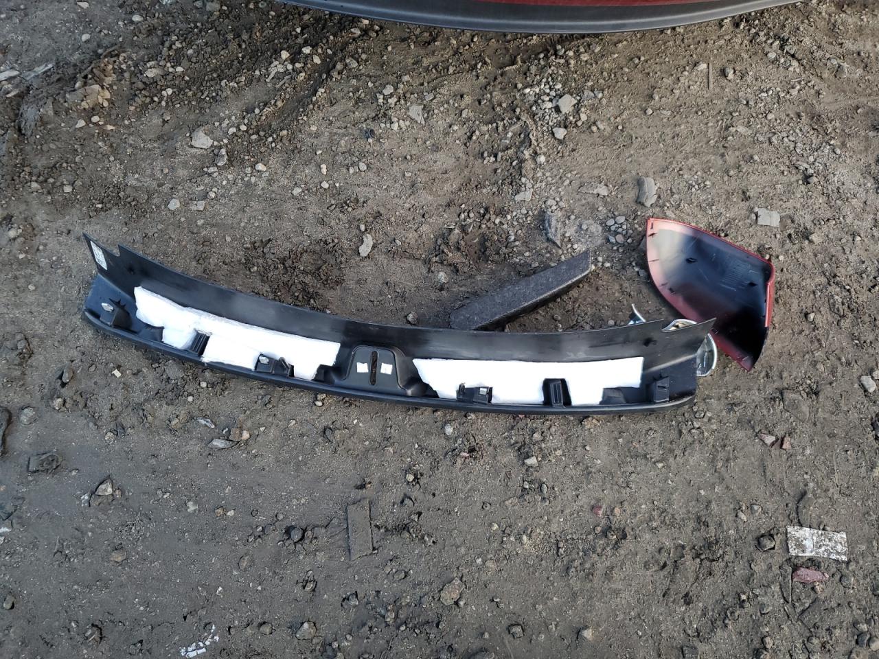 Tesla Model 3 Image 12