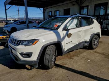  Salvage Jeep Compass