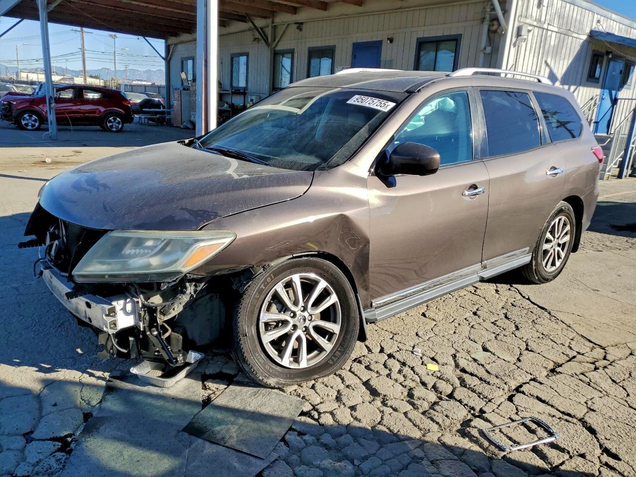 Nissan Pathfinder S Image 1