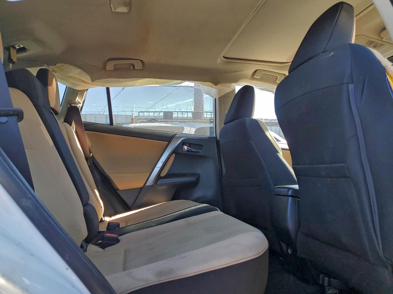 Toyota RAV4 Adventure Image 11