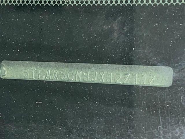 Toyota Tacoma Double Cab Image 8