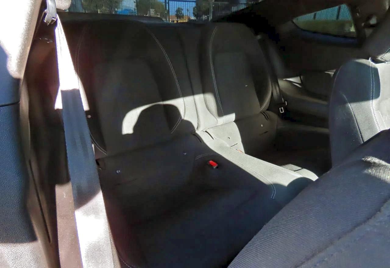 Ford Mustang Image 7