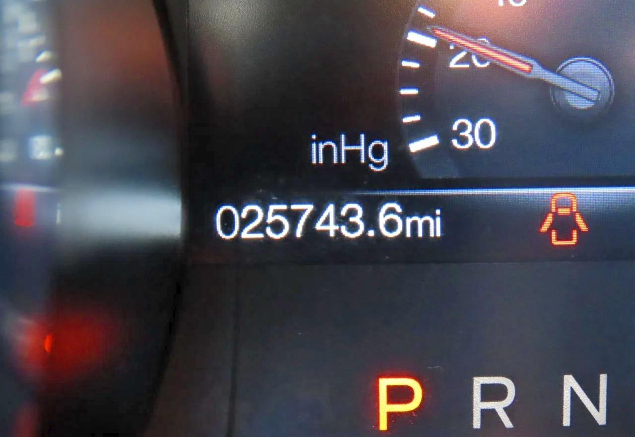 Ford Mustang Image 9