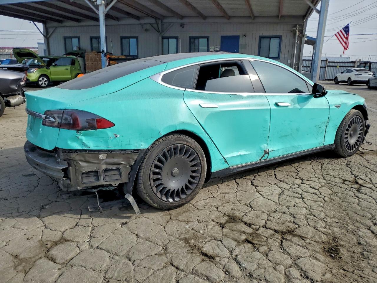 Tesla Model S Image 9