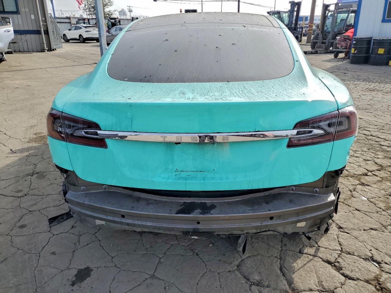 Tesla Model S Image 11