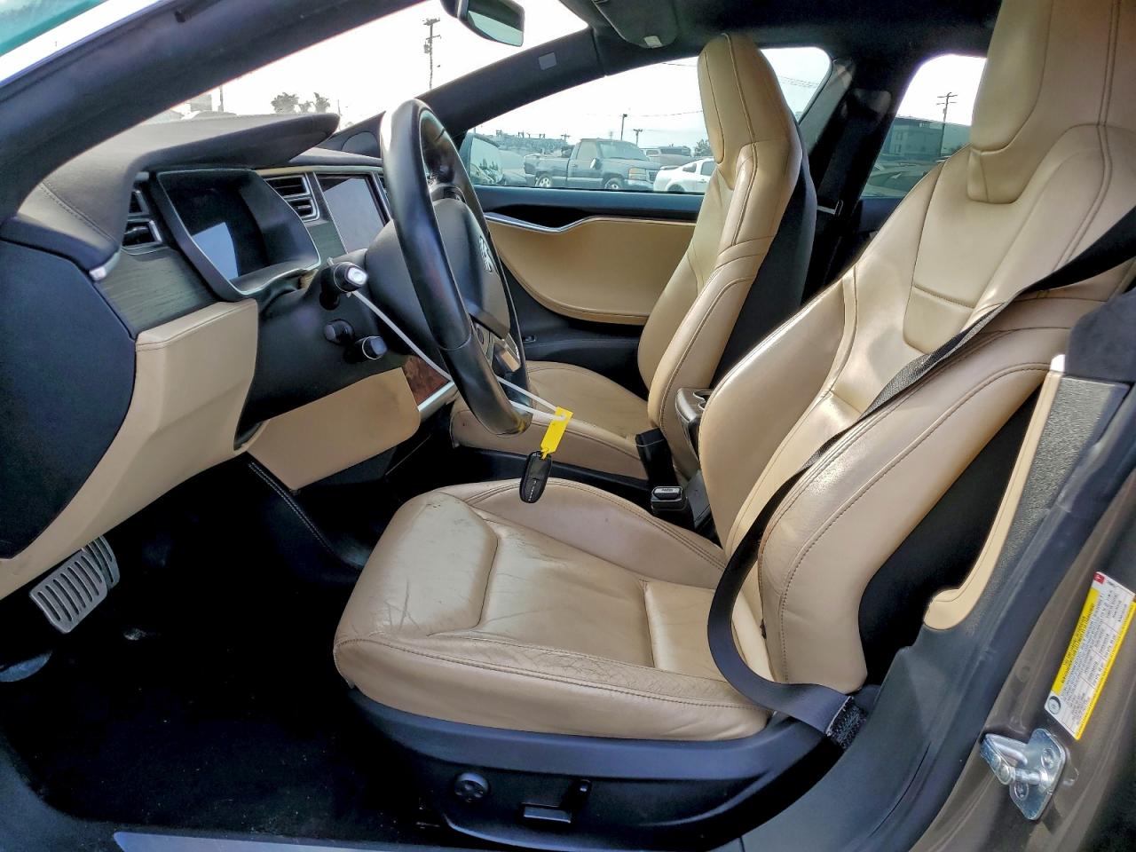 Tesla Model S Image 7