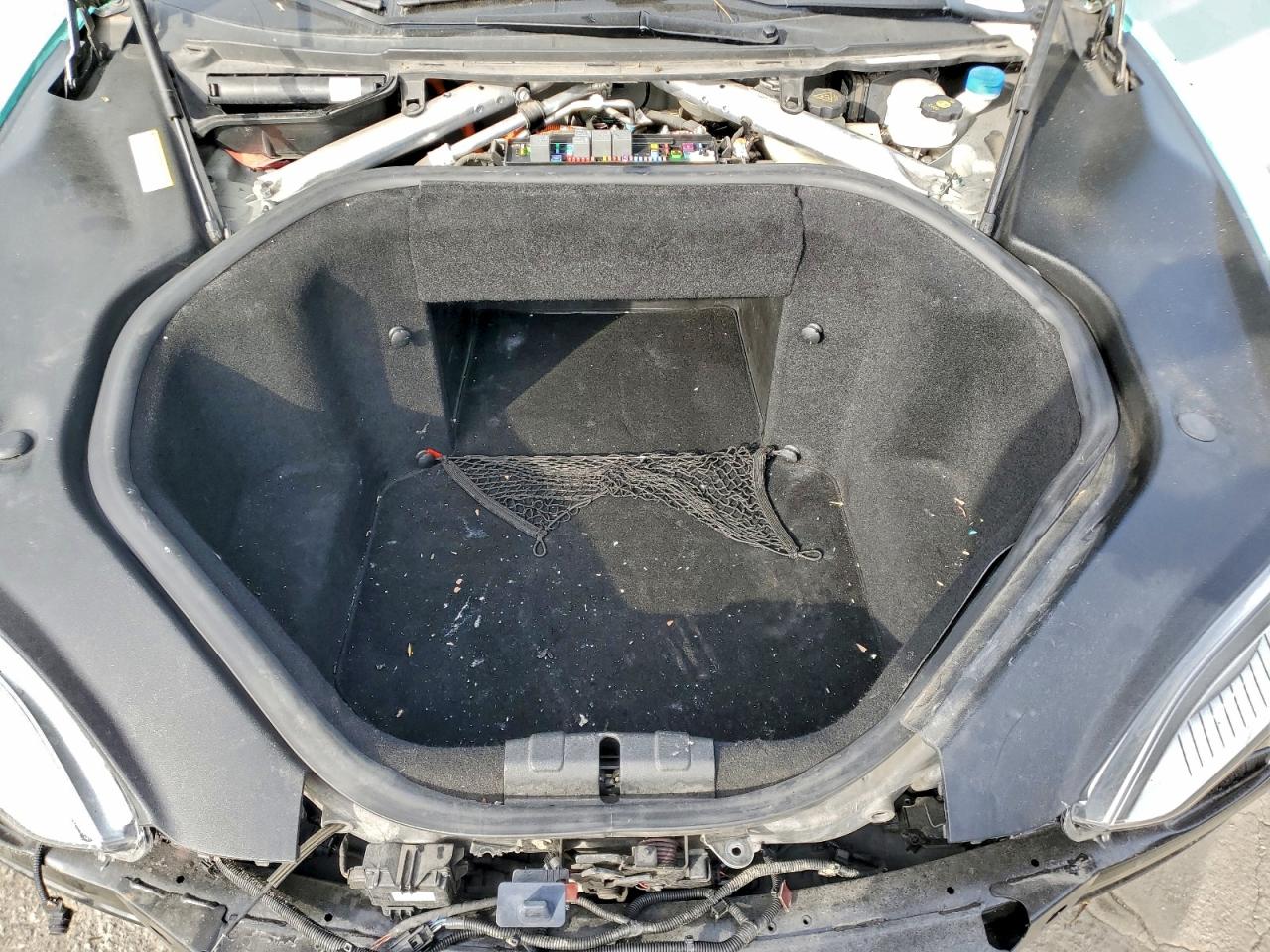 Tesla Model S Image 4