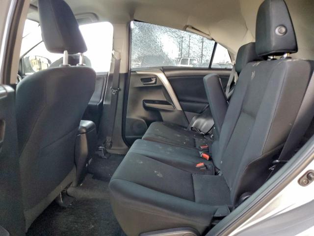 Toyota RAV4 Le Image 12