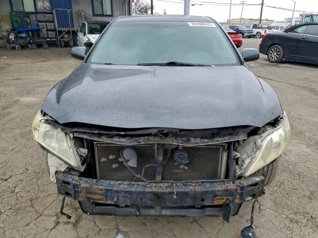 Toyota Camry Le Image 4