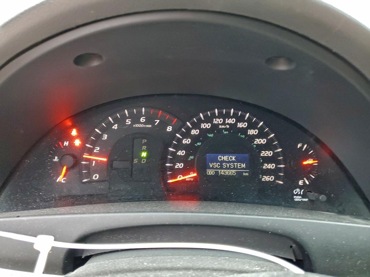 Toyota Camry Le Image 8