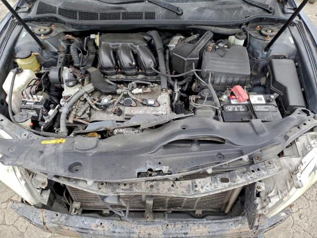 Toyota Camry Le Image 11