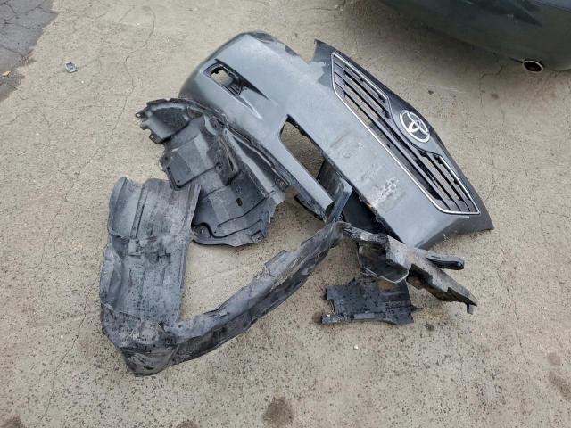 Toyota Camry Le Image 10