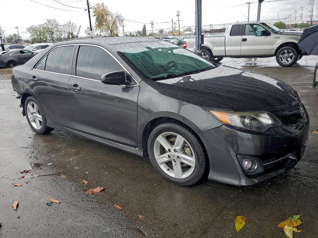 Toyota Camry L Image 5