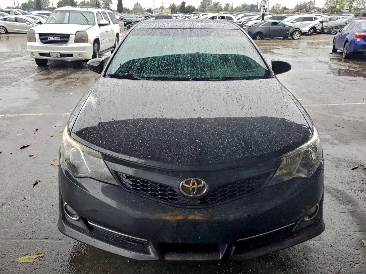 Toyota Camry L Image 3