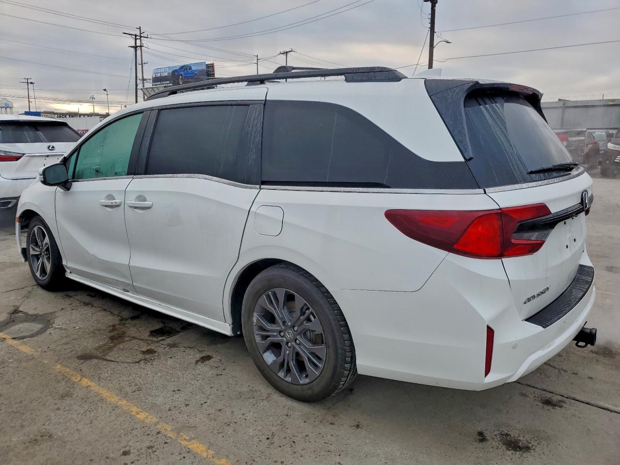 Honda Odyssey Touring Image 5