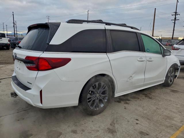 Honda Odyssey Touring Image 6