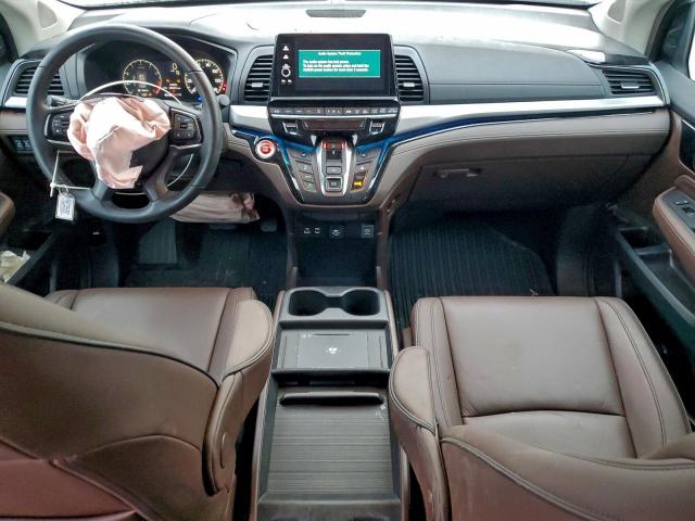 Honda Odyssey Touring Image 3