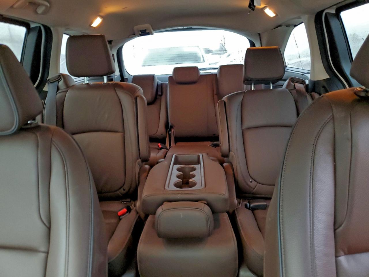 Honda Odyssey Touring Image 12