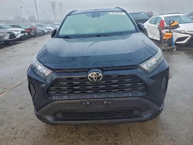 Toyota RAV4 Le Image 11