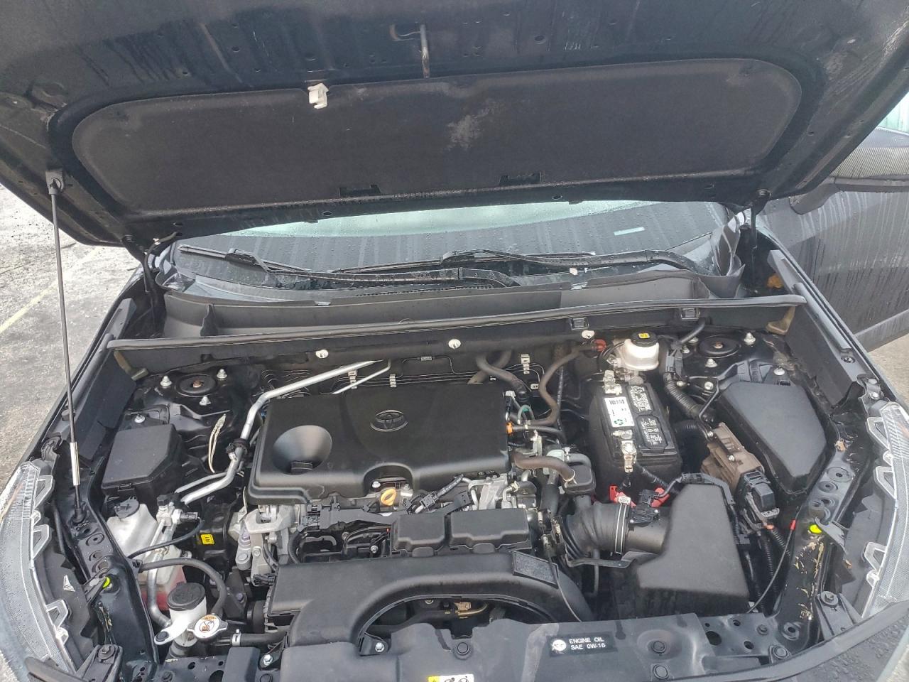 Toyota RAV4 Le Image 10