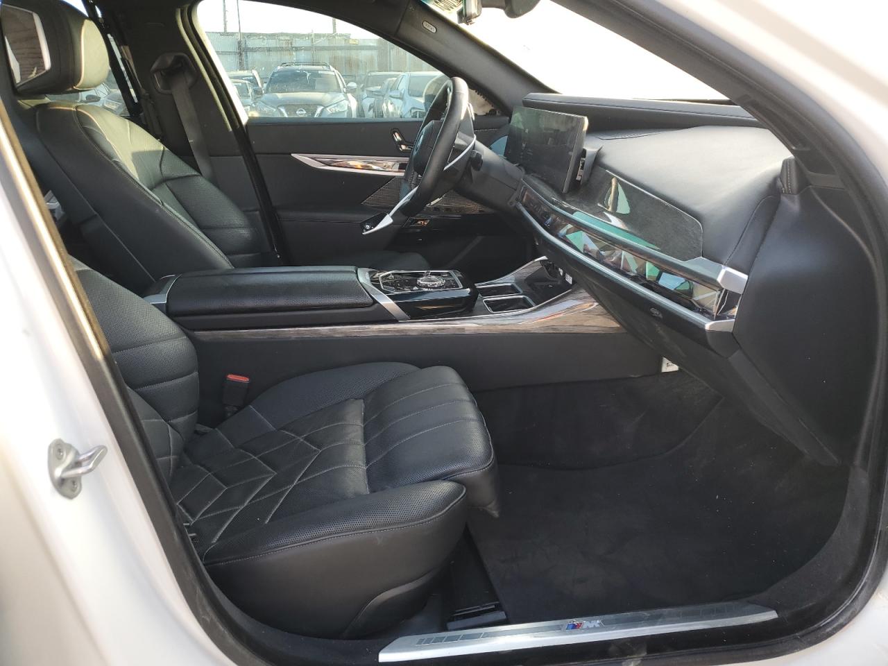 BMW 7 Series I Image 10