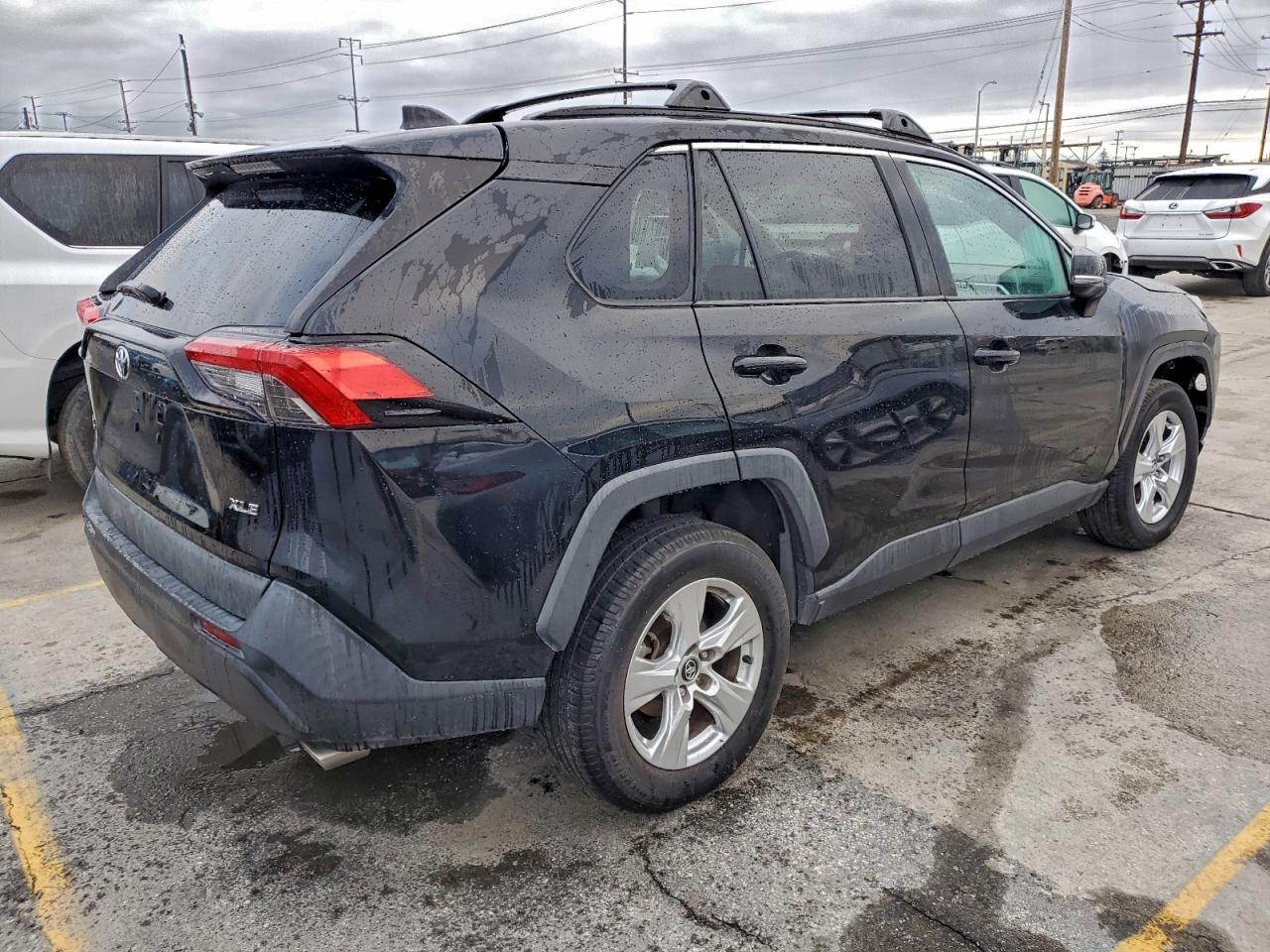 Toyota RAV4 Xle Image 5