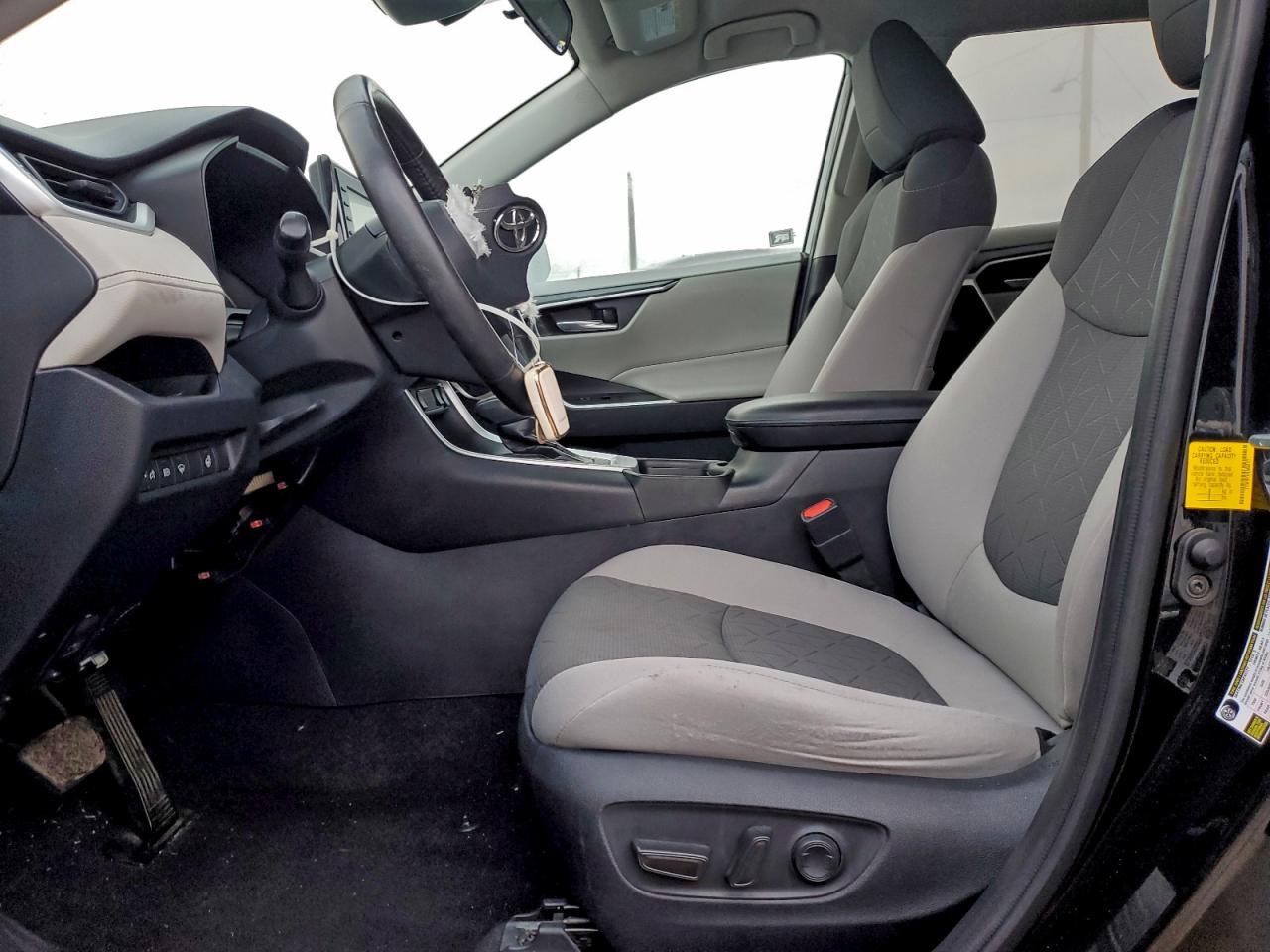 Toyota RAV4 Xle Image 6