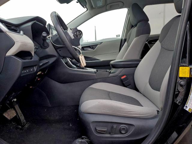 Toyota RAV4 Xle Image 6