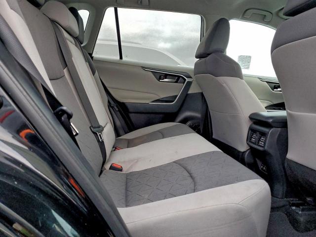 Toyota RAV4 Xle Image 8