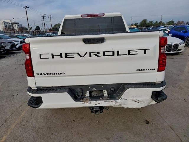 Chevrolet Silverado C1500 Custom Image 4