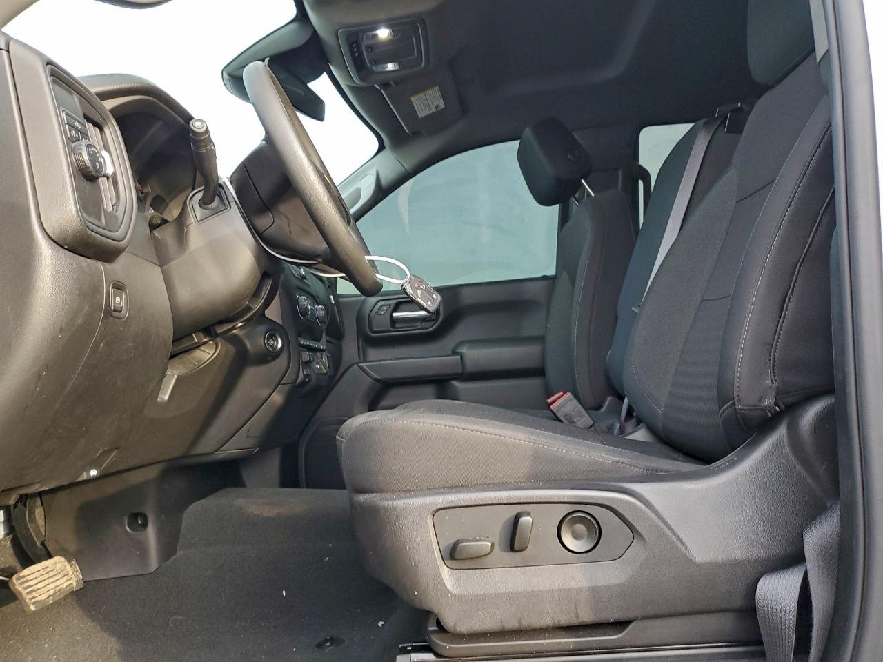 Chevrolet Silverado C1500 Custom Image 7