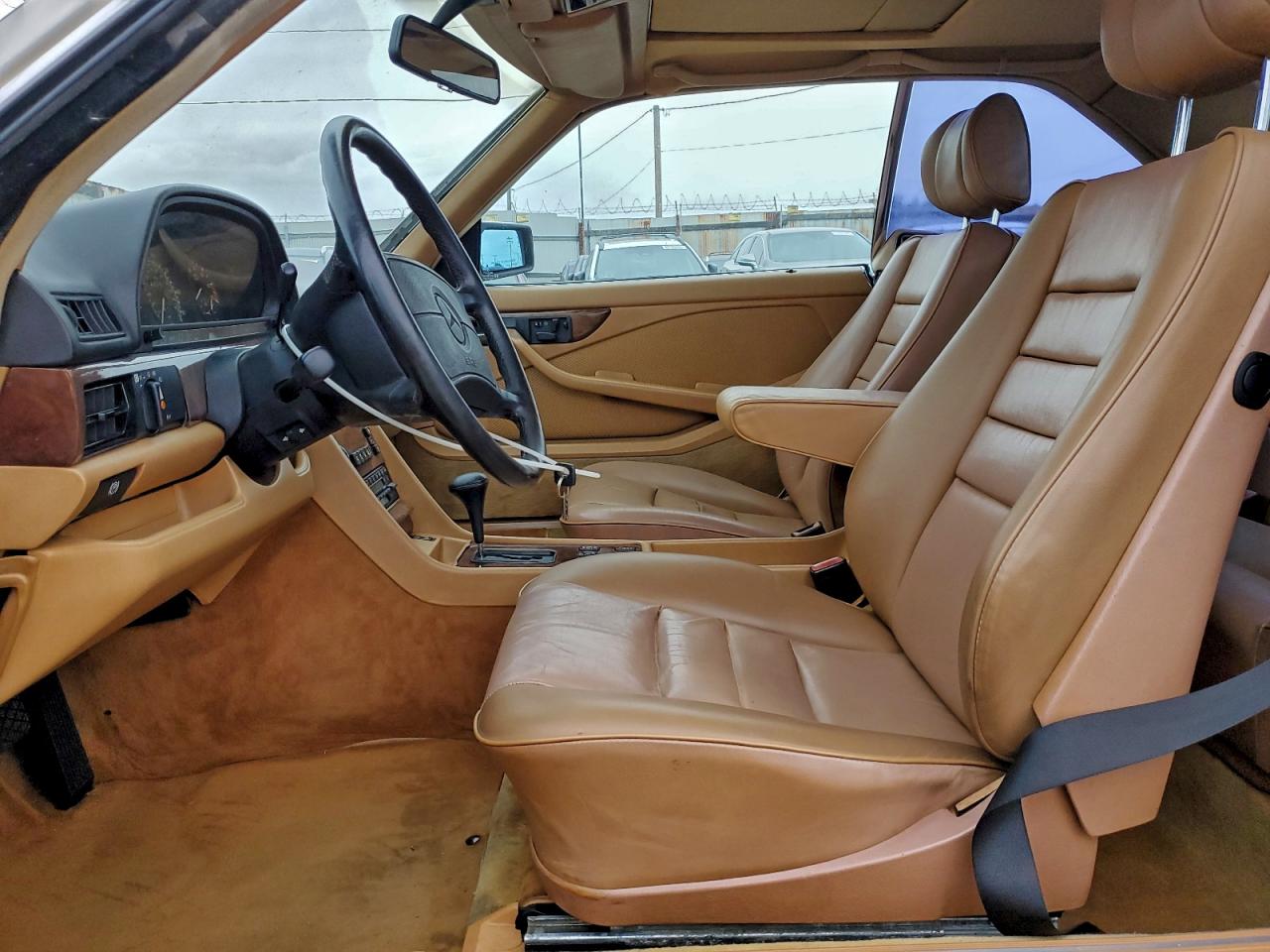 Mercedes-Benz 560-Class Sec Image 2