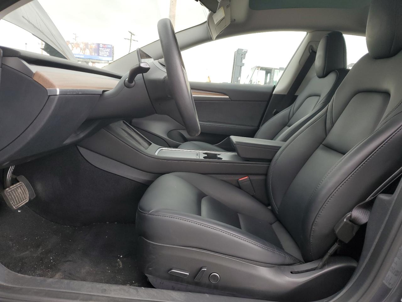 Tesla Model 3 Image 4