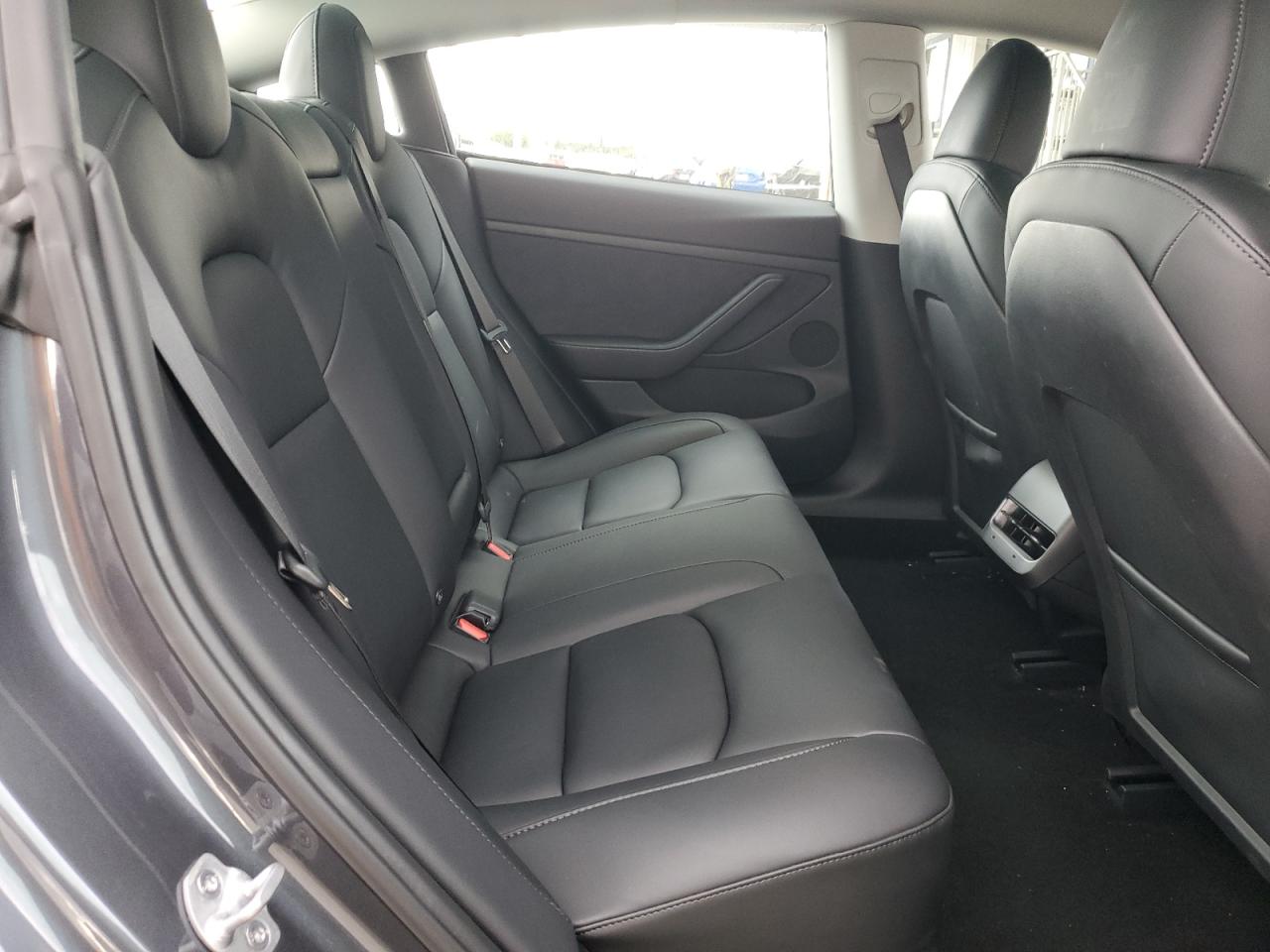 Tesla Model 3 Image 12