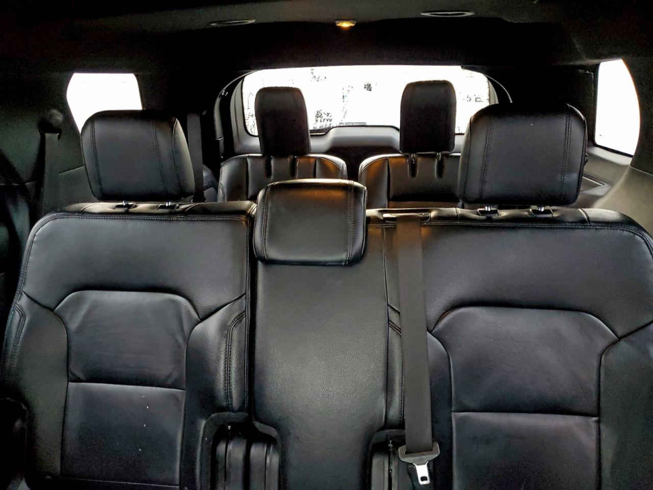 Ford Explorer Xlt Image 10