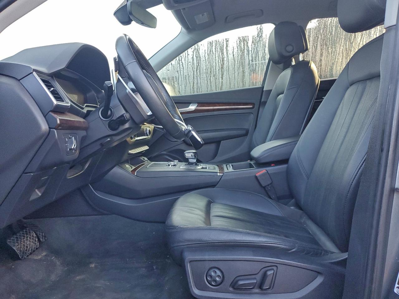 Audi Q5 Premium Plus Image 2