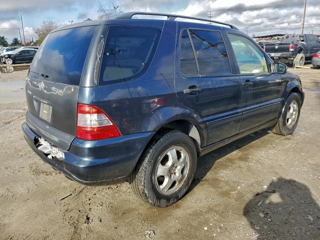 Mercedes-Benz M-Class 320 Image 4