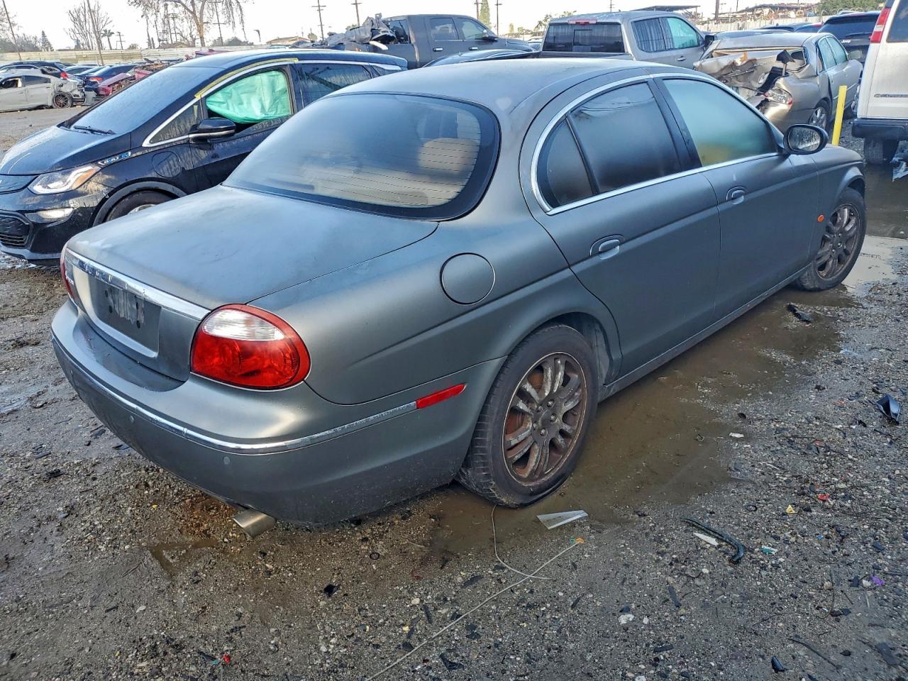 Jaguar S-Type Image 9