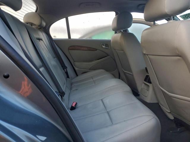 Jaguar S-Type Image 5