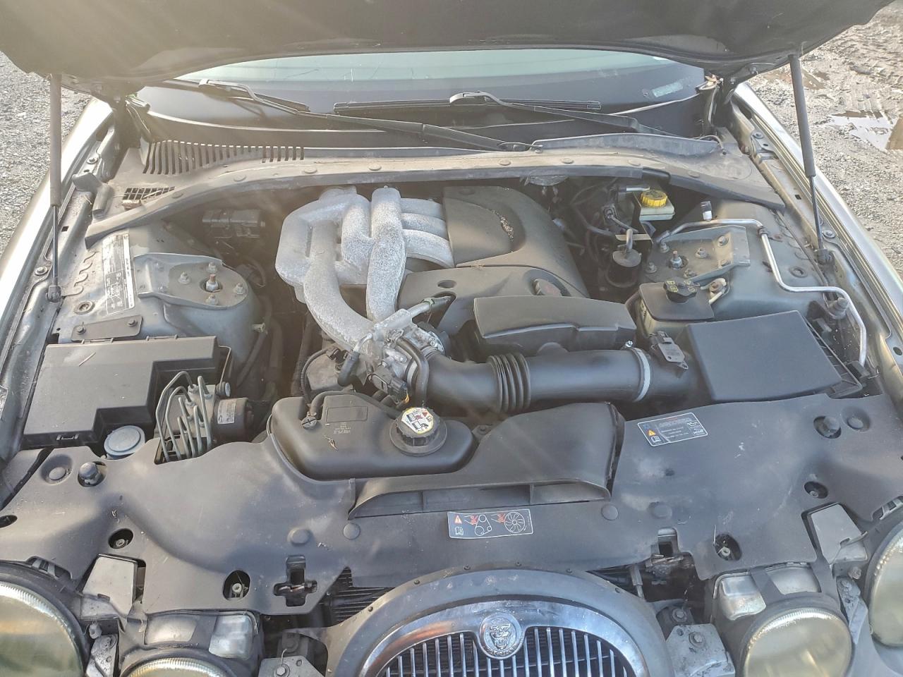 Jaguar S-Type Image 10