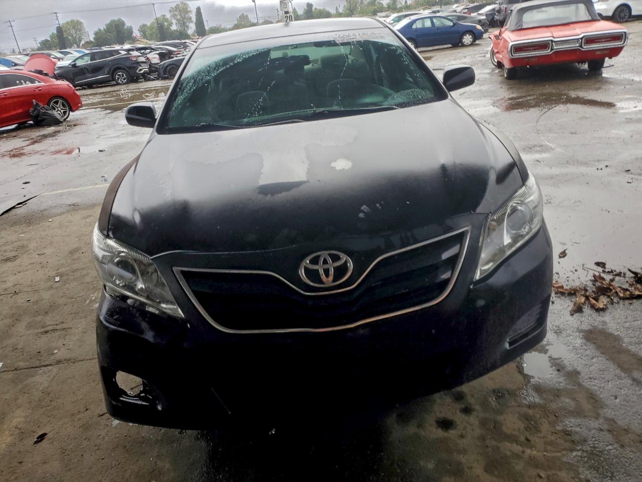 Toyota Camry Base Image 12