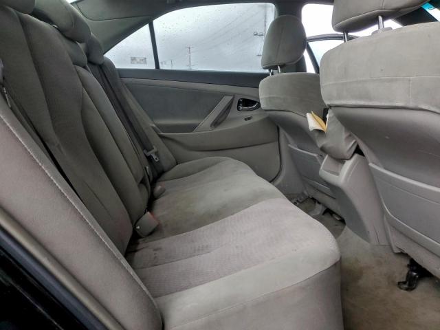 Toyota Camry Base Image 9