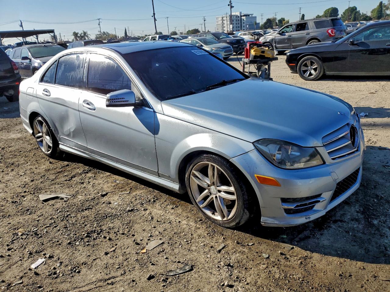 Mercedes-Benz C-Class 250 Image 3