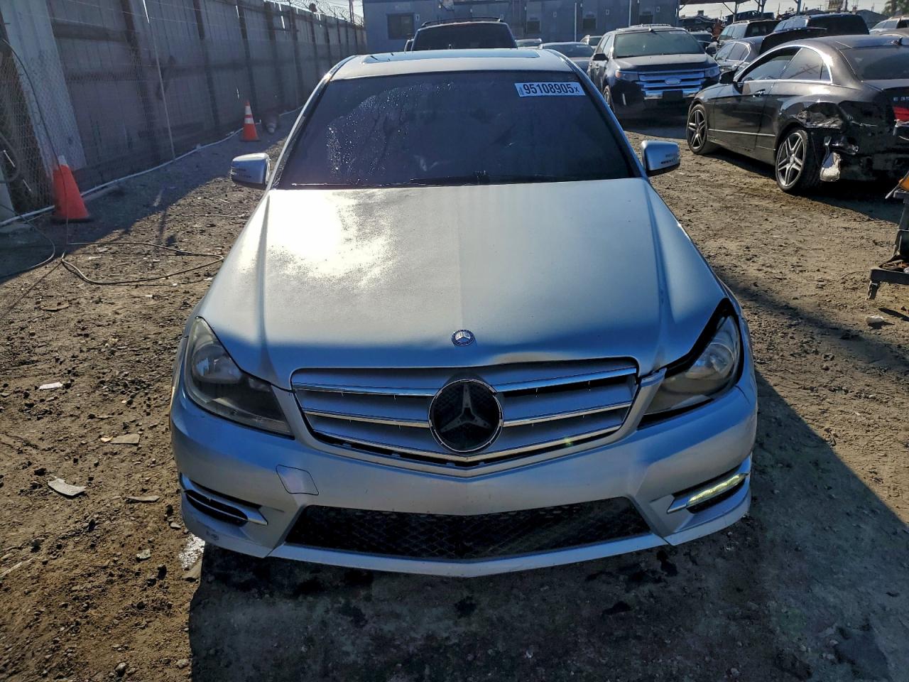 Mercedes-Benz C-Class 250 Image 5