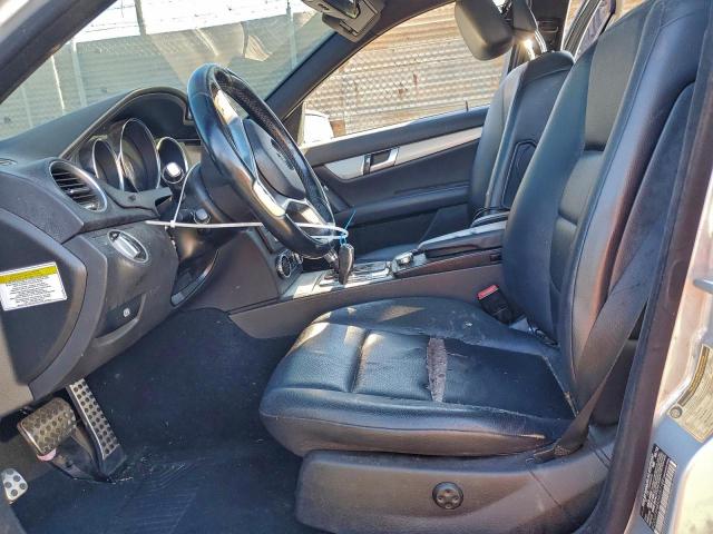Mercedes-Benz C-Class 250 Image 12